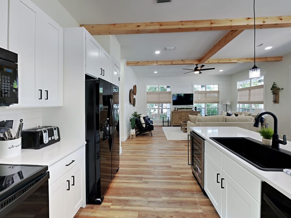 House, Multiple Beds, Kitchen, Garden View | Private kitchen | Fridge, microwave, oven, stovetop