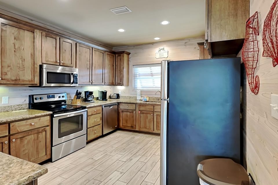 House, Multiple Beds, Balcony, Ocean View | Private kitchen | Fridge, microwave, oven, stovetop