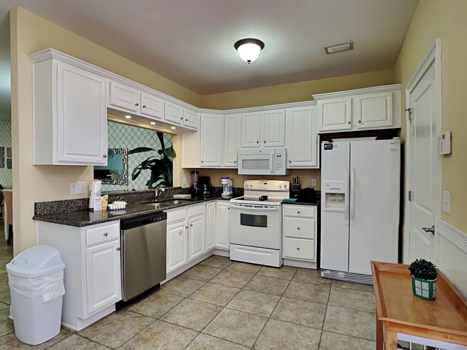 Studio (2 Bedrooms) | Property amenity
