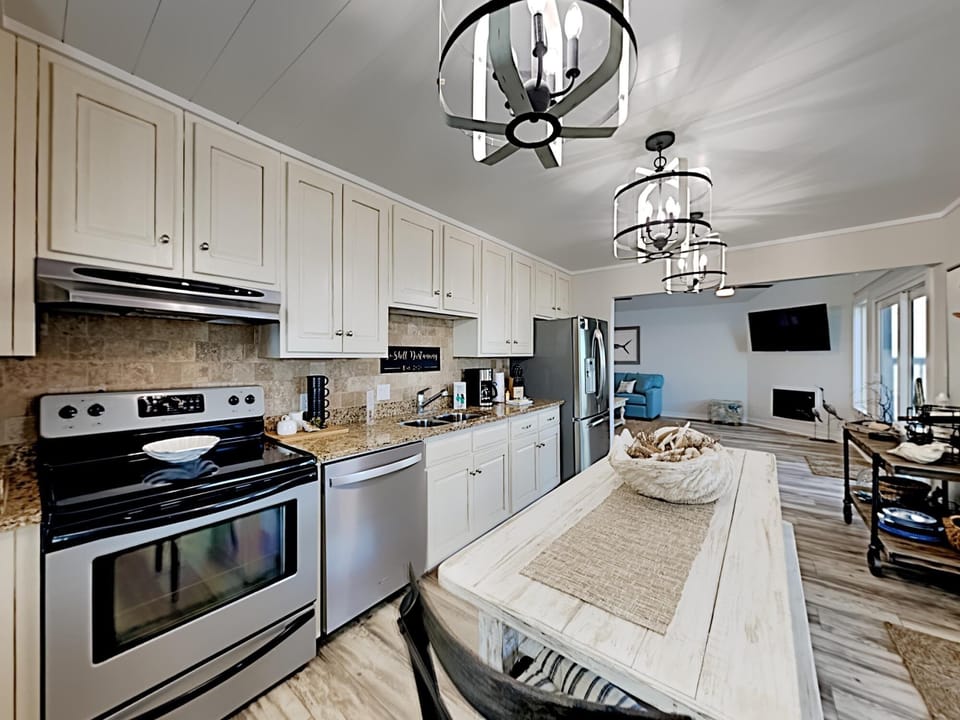 House, Multiple Beds, Balcony, Ocean View | Private kitchen | Fridge, microwave, oven, stovetop