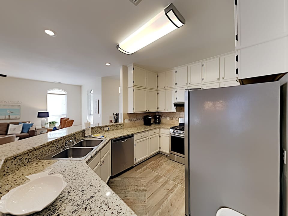 House, Multiple Beds, Balcony, Garden View | Private kitchen | Fridge, microwave, oven, stovetop