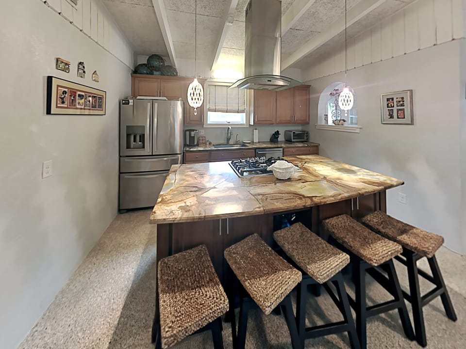 House, Multiple Beds, Balcony | Private kitchen | Fridge, microwave, oven, stovetop