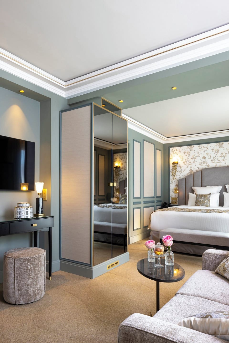 Signature Room, City View | Frette Italian sheets, premium bedding, pillowtop beds, minibar