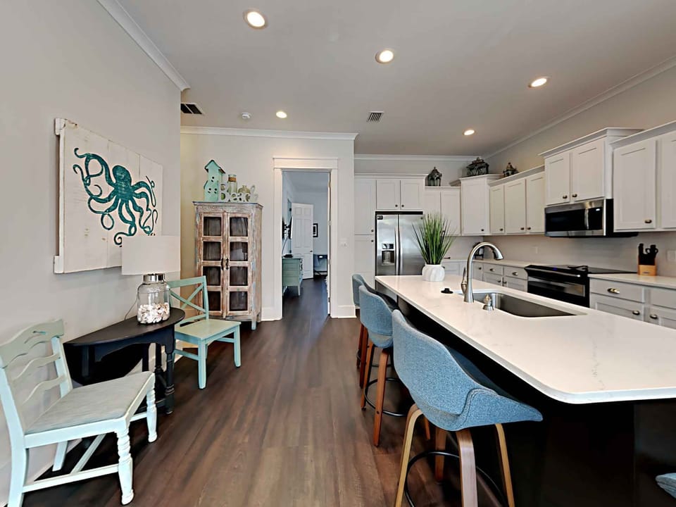 House, Multiple Beds, Balcony | Private kitchen | Fridge, microwave, oven, stovetop