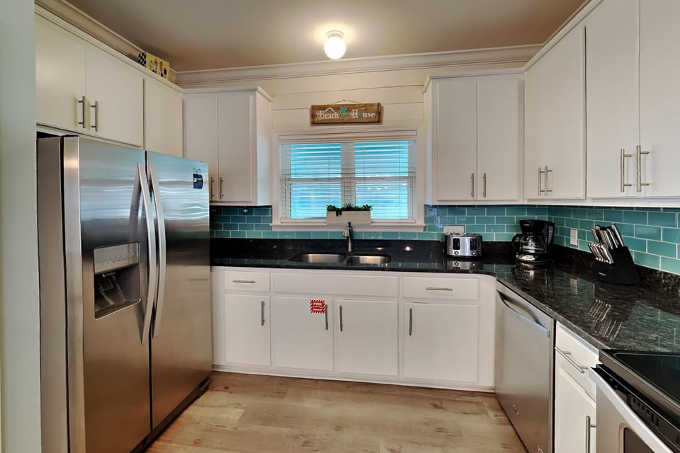 House, Multiple Beds, Balcony, Garden View | Private kitchen | Fridge, microwave, oven, stovetop