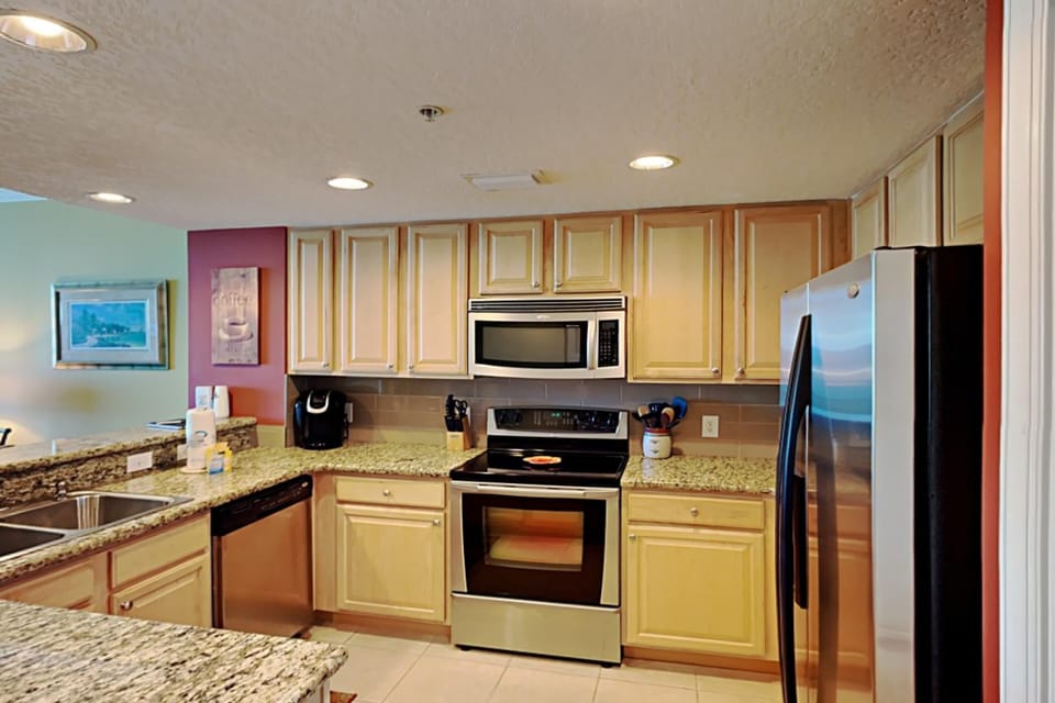 Condo, Multiple Beds, Kitchen, Ocean View (#1407 - No Pets Allowed) | Private kitchen | Fridge, microwave, oven, stovetop