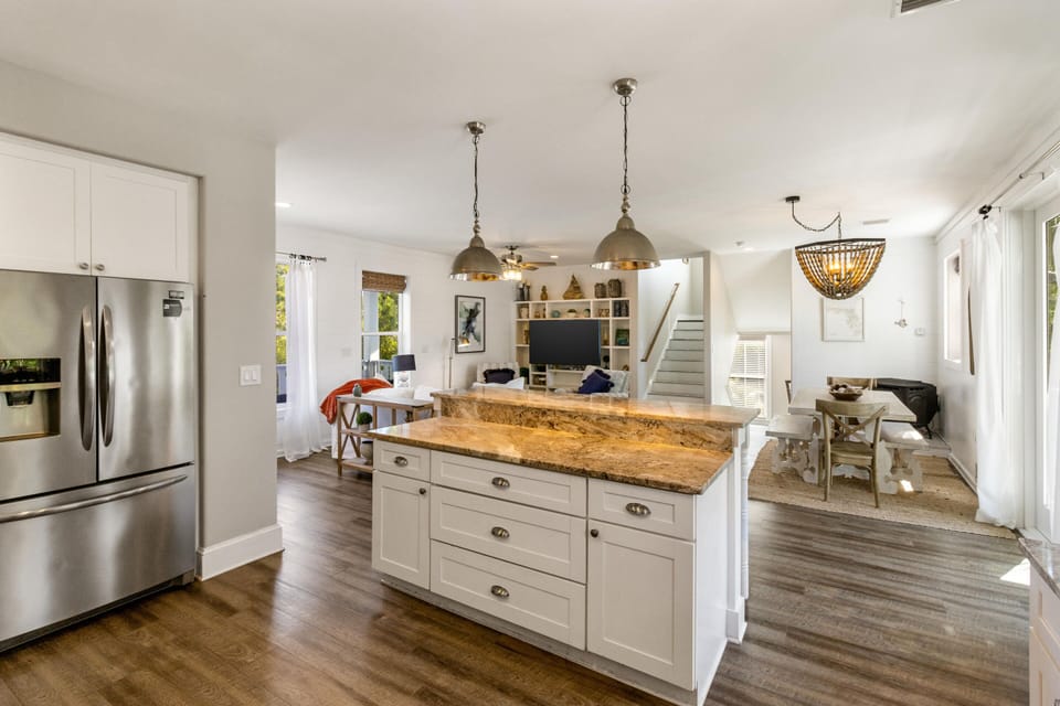 House, Multiple Beds, Balcony, Pool View | Private kitchen | Fridge, microwave, oven, stovetop