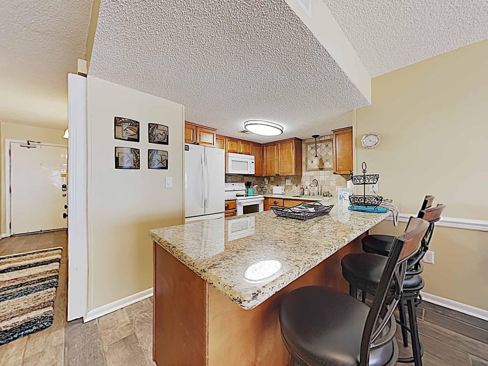 Condo, Multiple Beds, Kitchen, Ocean View | Private kitchen | Fridge, microwave, oven, stovetop