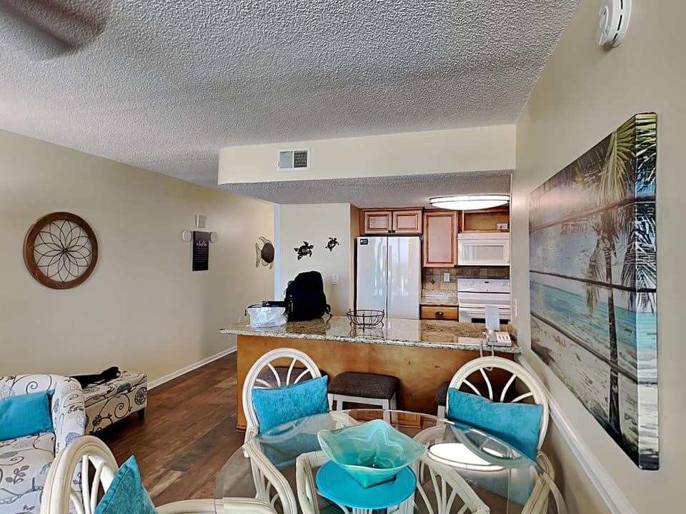 Condo, Multiple Beds, Kitchen, Ocean View | Dining