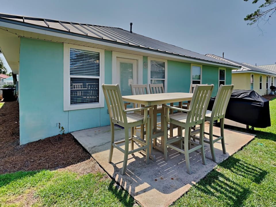 Studio, Multiple Beds, Kitchen, Garden View | Property amenity