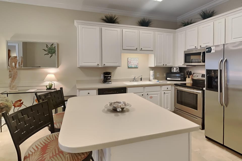 Condo, Multiple Beds, Balcony (#2302 - No Pets) | Private kitchen | Fridge, microwave, oven, stovetop