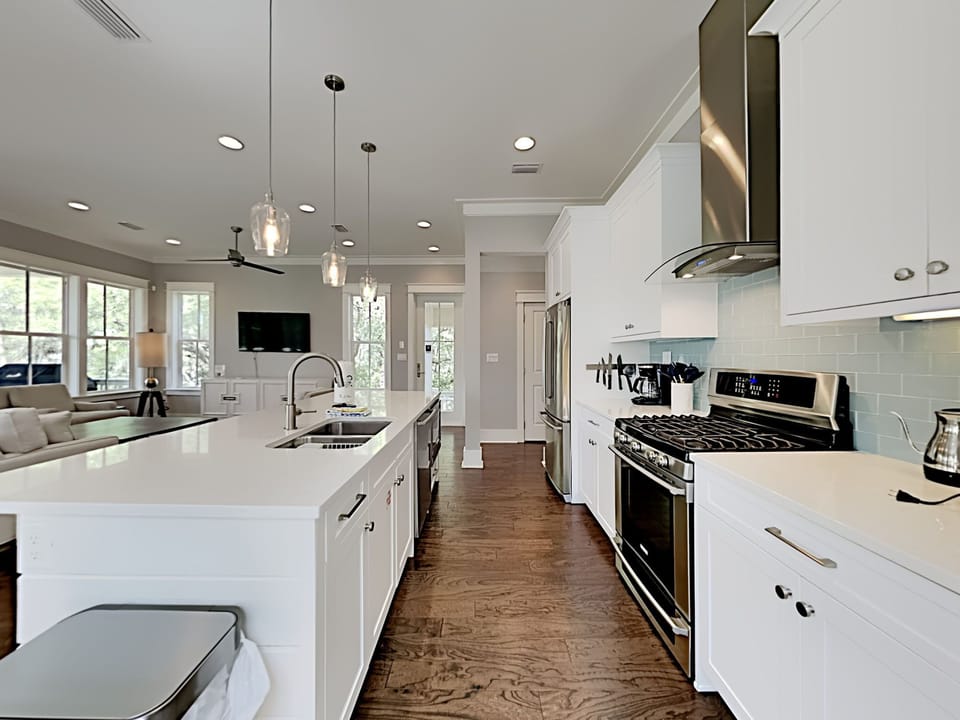 House, Multiple Beds, Kitchen, Garden View | Private kitchen | Fridge, microwave, oven, stovetop