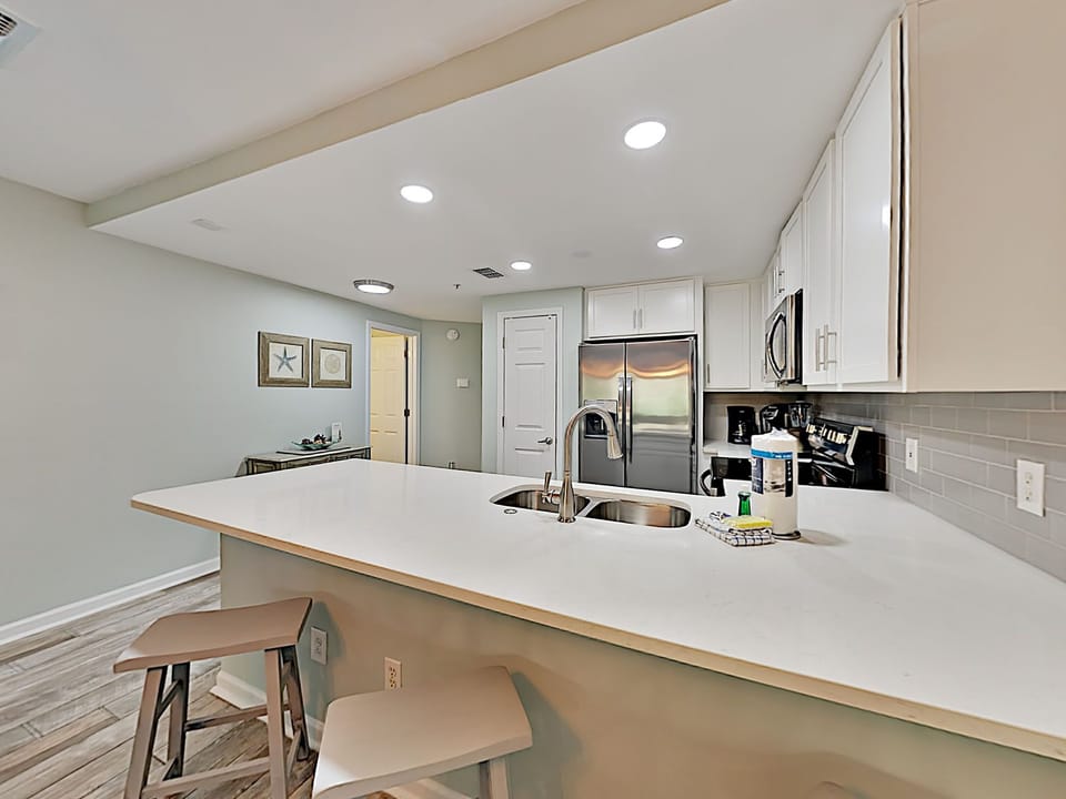 Condo, Multiple Beds, Patio, Garden View (#1010) | Private kitchen | Fridge, microwave, oven, stovetop