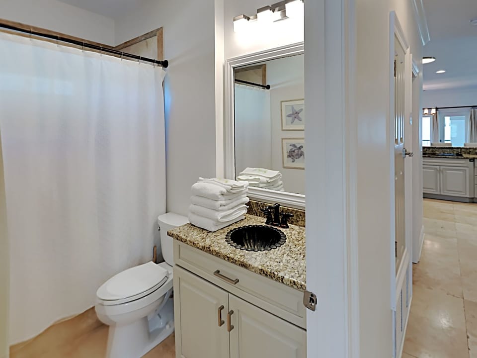 Juela on the Beach by Southern Vacation Rentals Apartment in Pensacola Beach
