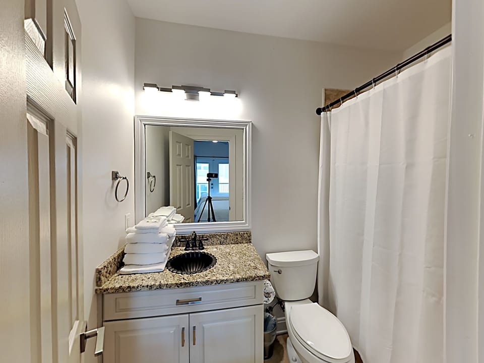 Juela on the Beach by Southern Vacation Rentals Apartment in Pensacola Beach