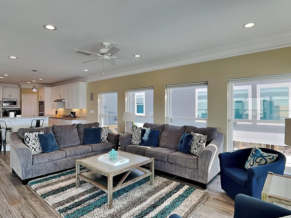 Studio (Multiple Bedrooms) | Property amenity