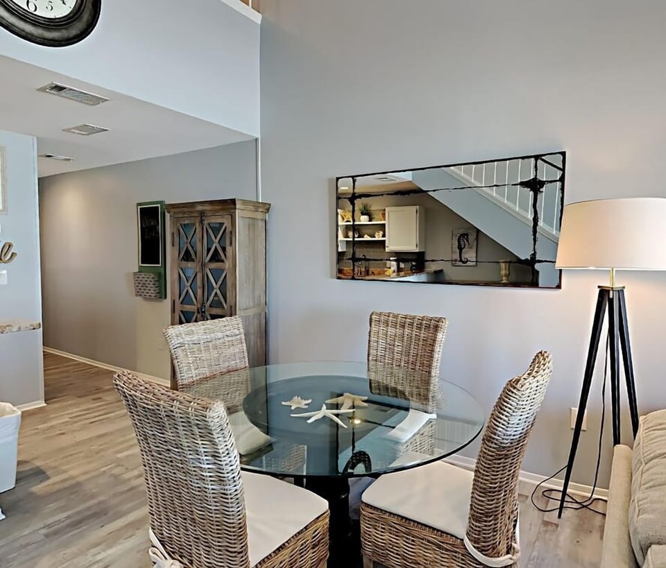 Condo, Multiple Beds, Balcony, Ocean View | Dining