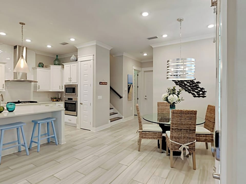 Condo, Multiple Beds, Kitchen, Garden View | Dining