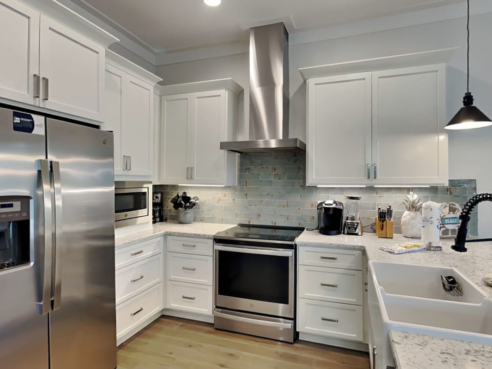House, Multiple Beds, Balcony, Garden View | Private kitchen | Fridge, microwave, oven, stovetop
