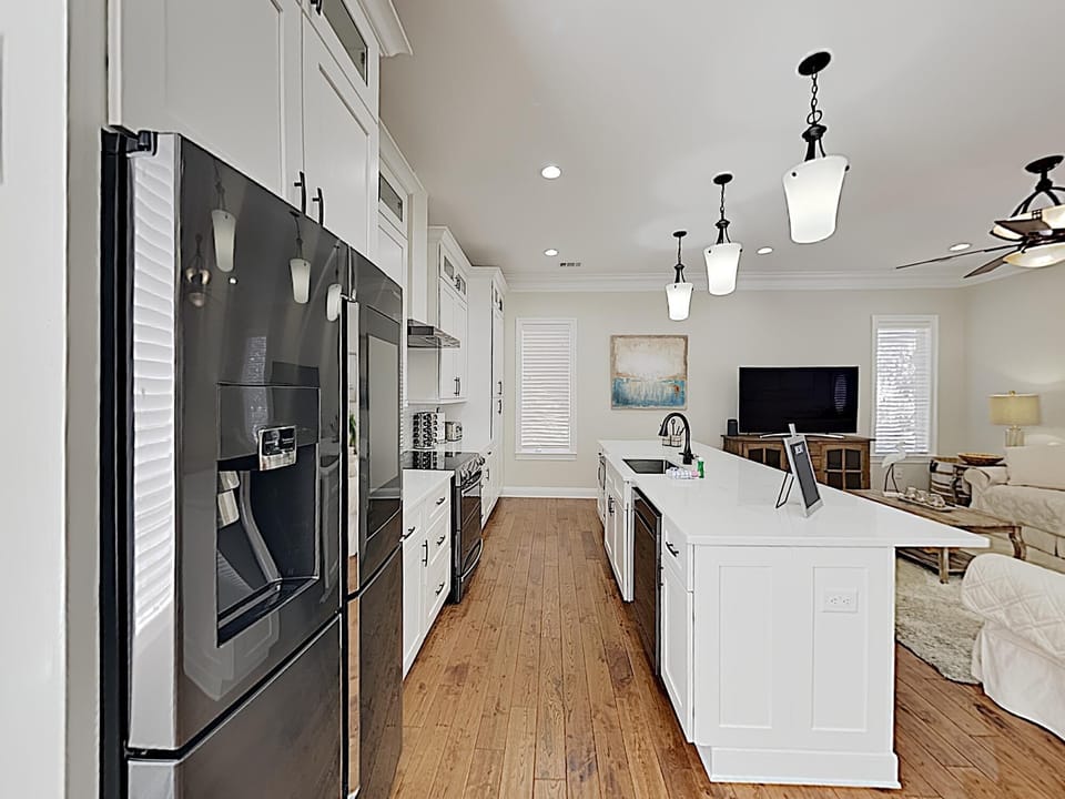 House, Multiple Beds, Balcony | Private kitchen | Fridge, microwave, oven, stovetop