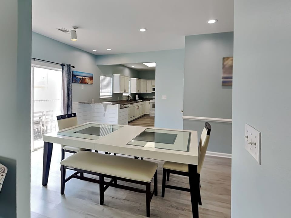 House, Multiple Beds, Balcony, Partial Ocean View (Dominica at Port-O-Call) | Private kitchen | Fridge, microwave, oven, stovetop