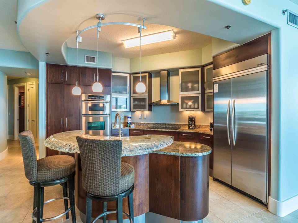 Condo, Multiple Beds, Balcony | Private kitchen | Fridge, microwave, oven, stovetop