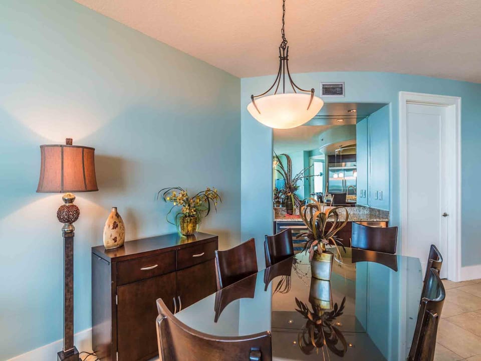 Condo, Multiple Beds, Balcony | Dining