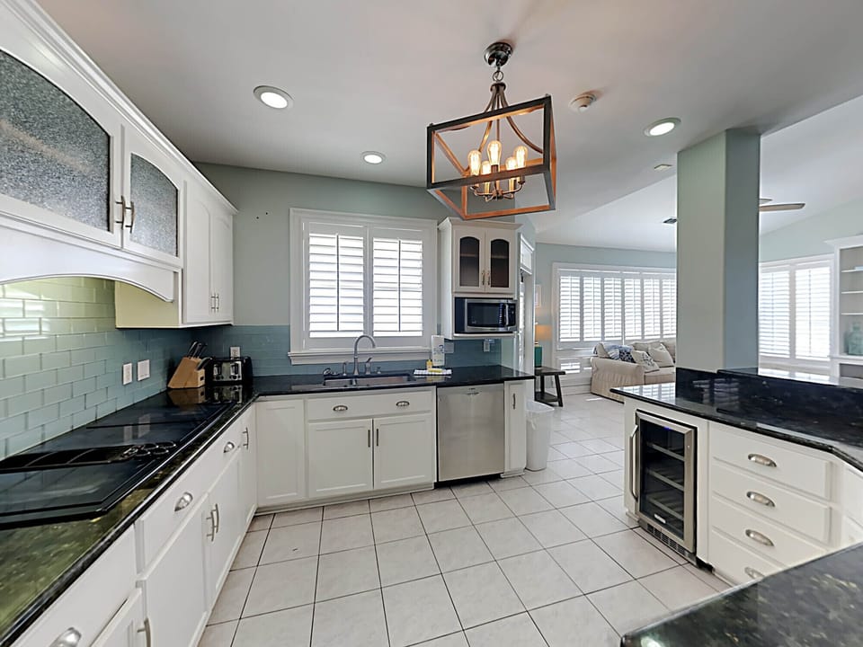 House, Multiple Beds, Kitchen, Ocean View | Private kitchen | Coffee/tea maker, fridge, microwave, oven