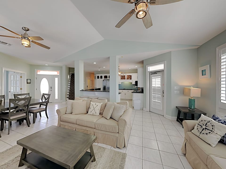House, Multiple Beds, Kitchen, Ocean View | Living area | TV