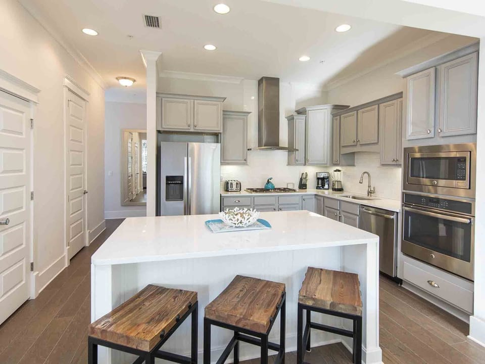 House, Multiple Beds, Kitchen, Garden View | Private kitchen | Fridge, microwave, oven, stovetop