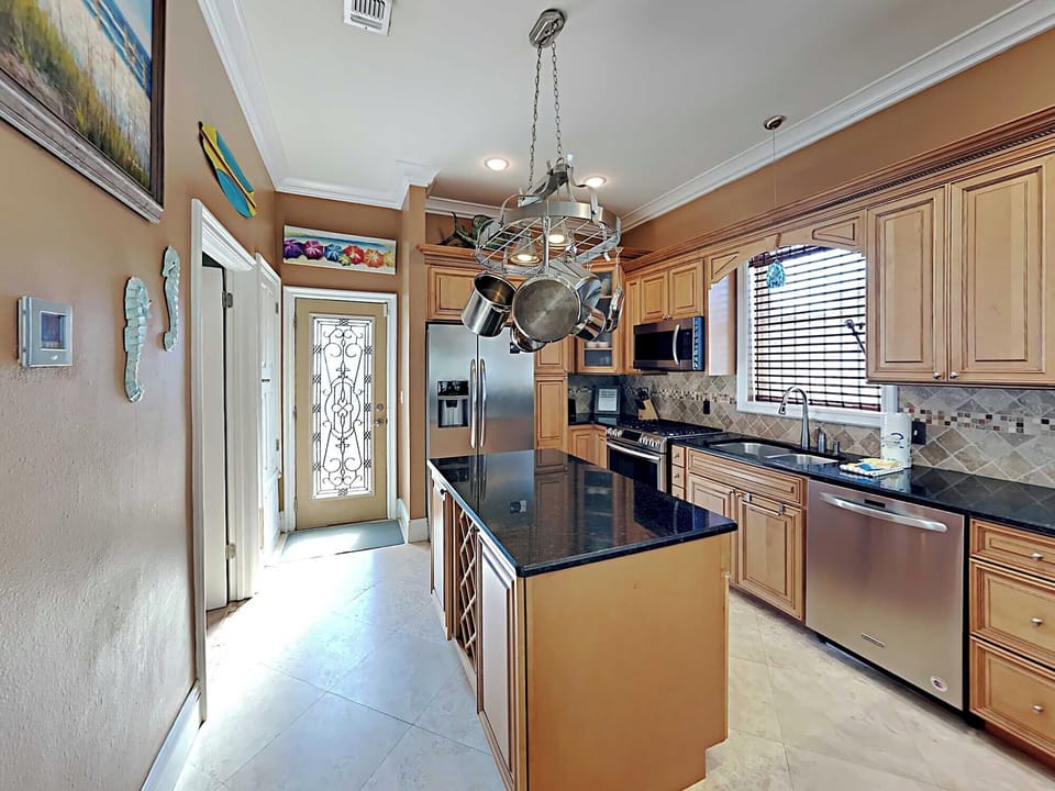 Studio (3 Bedrooms) | Property amenity