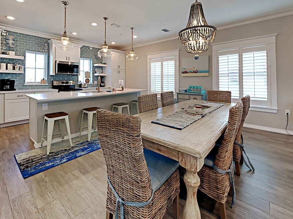 House, Multiple Beds, Balcony | Private kitchen | Fridge, microwave, oven, stovetop
