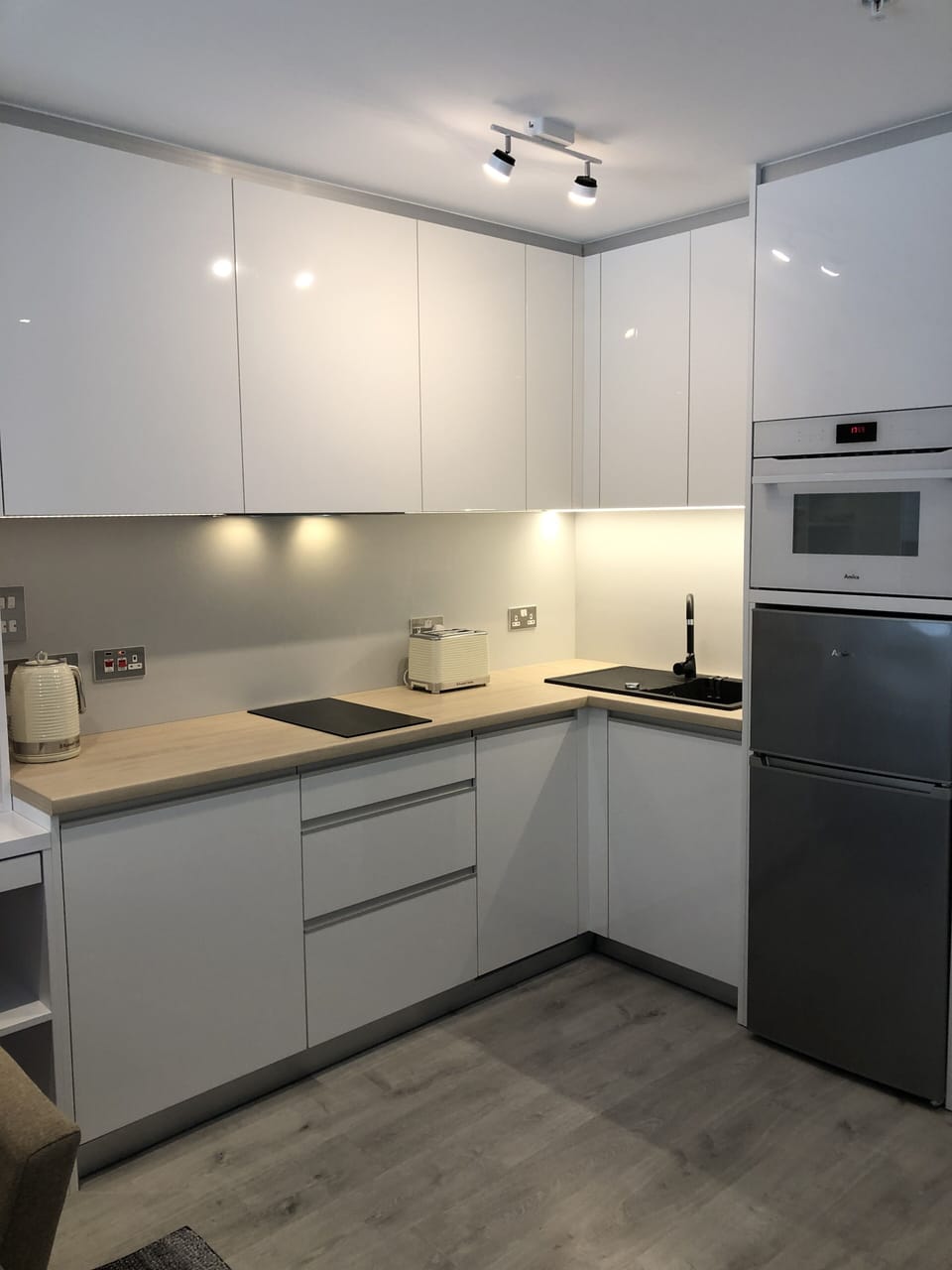 Fully equipped kitchen including, Airfryer, built in convection oven and micro