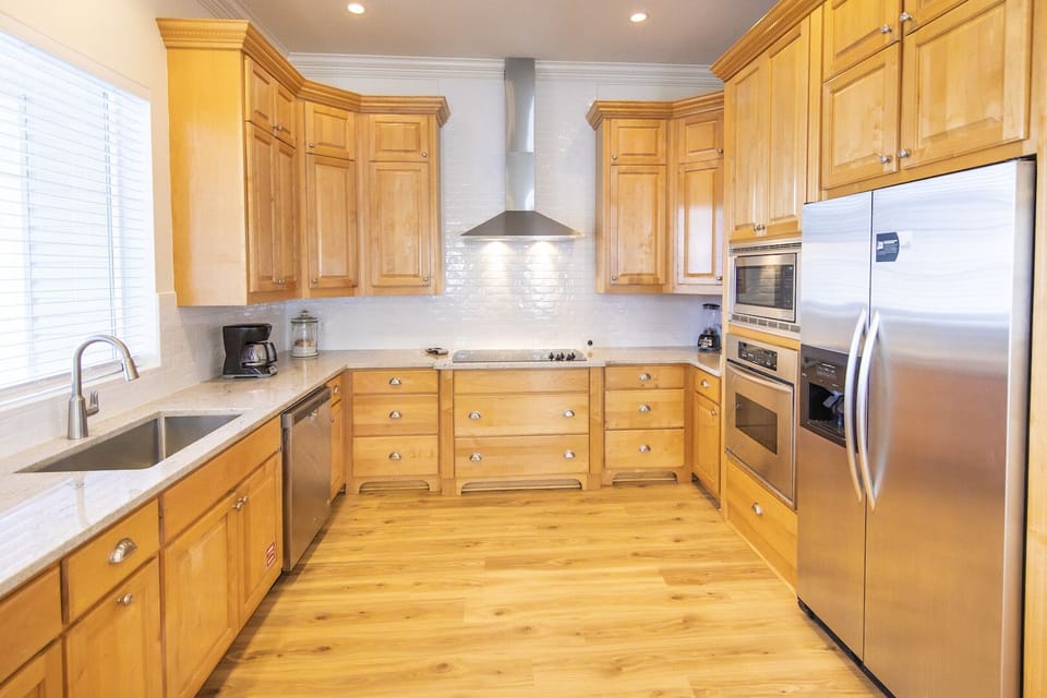 House, Multiple Beds, Balcony, Pool View (Sandy Retreat) | Private kitchen | Fridge, microwave, oven, stovetop