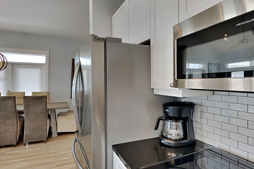 House, Multiple Beds, Balcony, Ocean View | Private kitchen | Fridge, microwave, oven, stovetop
