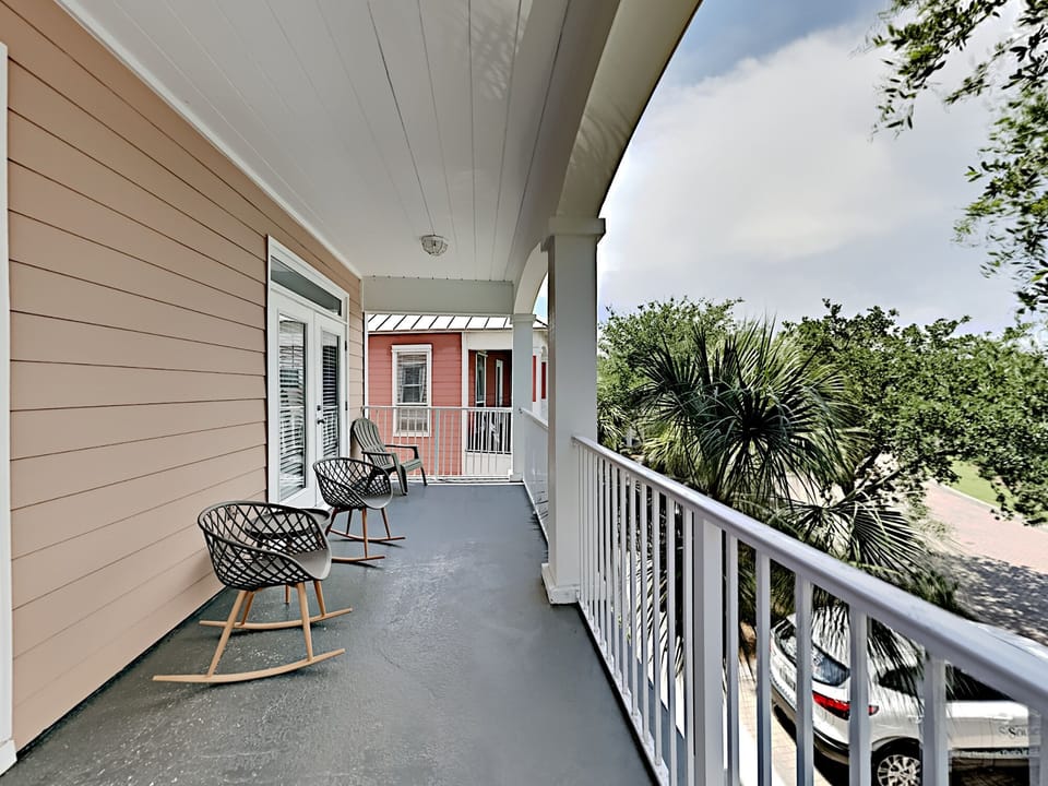 House, Multiple Beds, Balcony | Property grounds