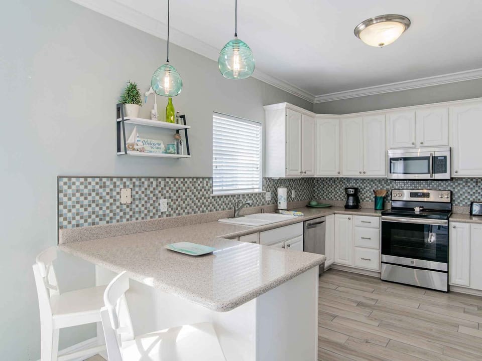 House, Multiple Beds, Balcony, Garden View | Private kitchen | Fridge, microwave, oven, stovetop