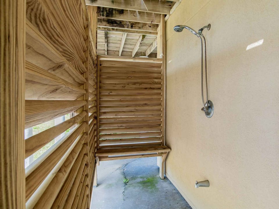 Sunglow Bungalow by Southern Vacation Rentals House in Pensacola Beach