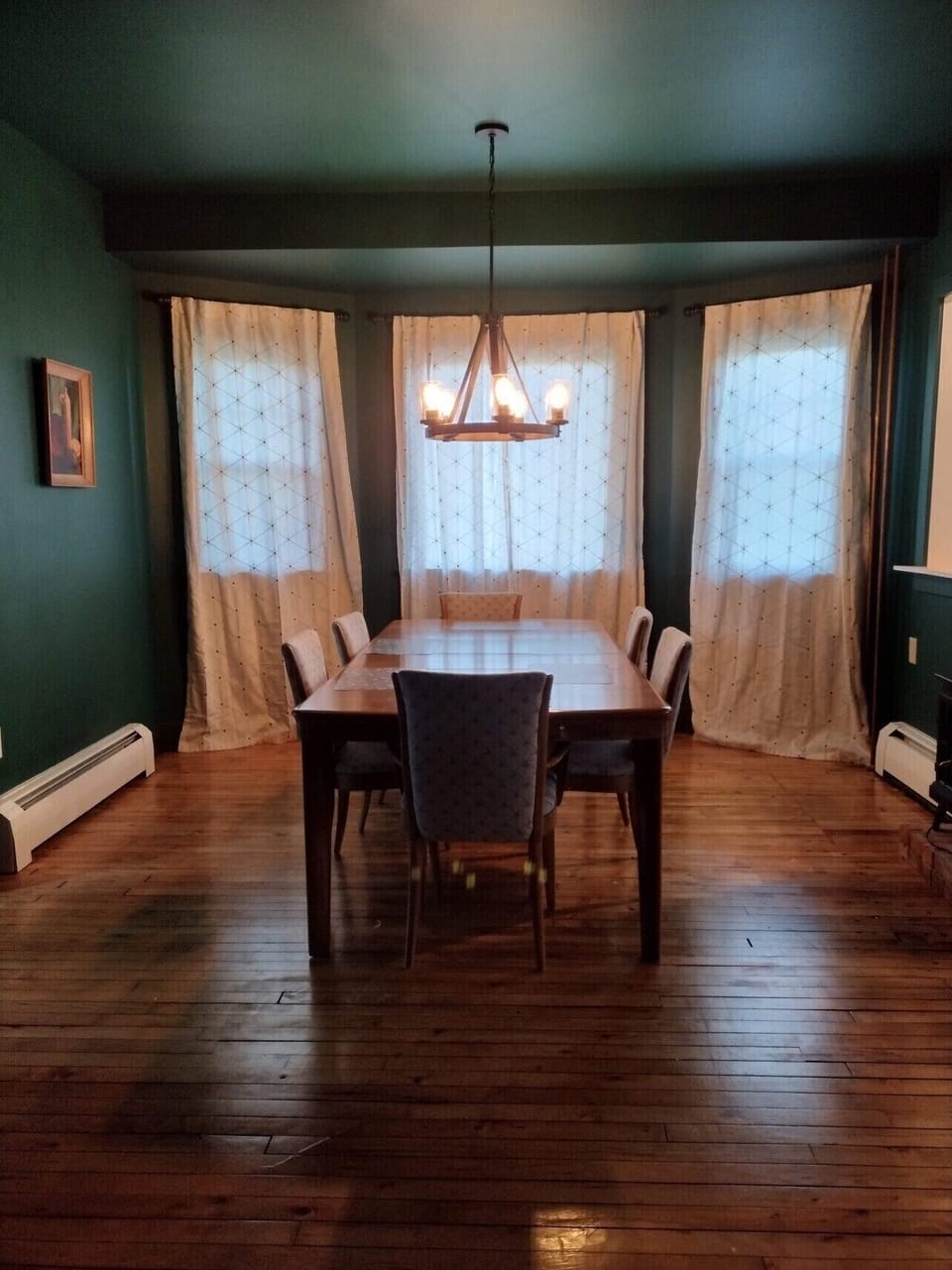 Dining Room seats 8
