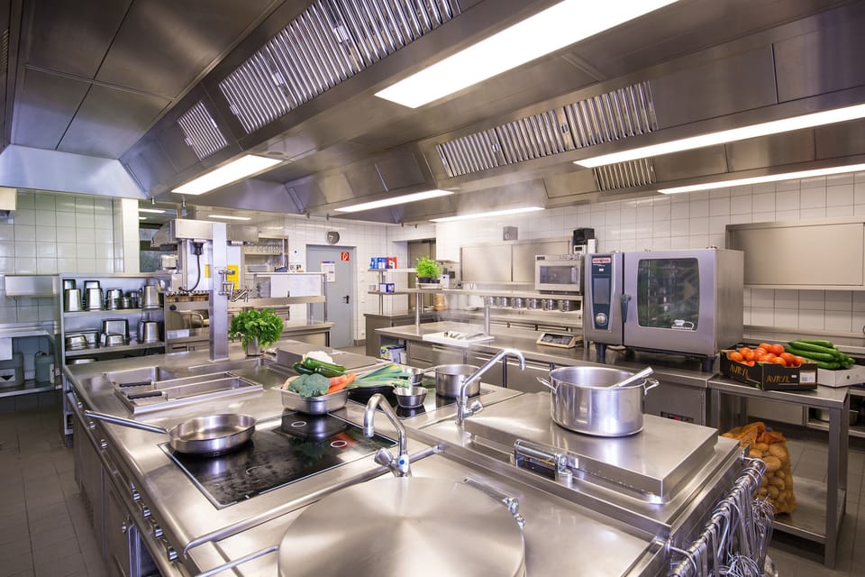 2 restaurants, breakfast, lunch, dinner served; German cuisine