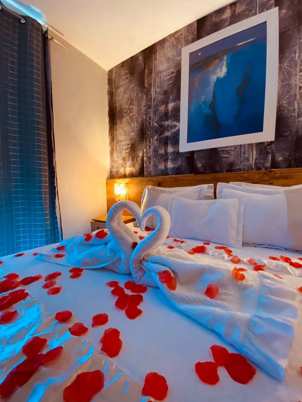Luxury Double Room | Desk, WiFi (free), bed sheets