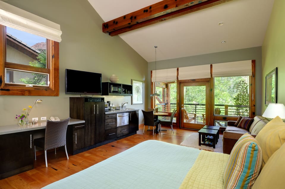 Premium bedding, pillowtop beds, in-room safe, desk