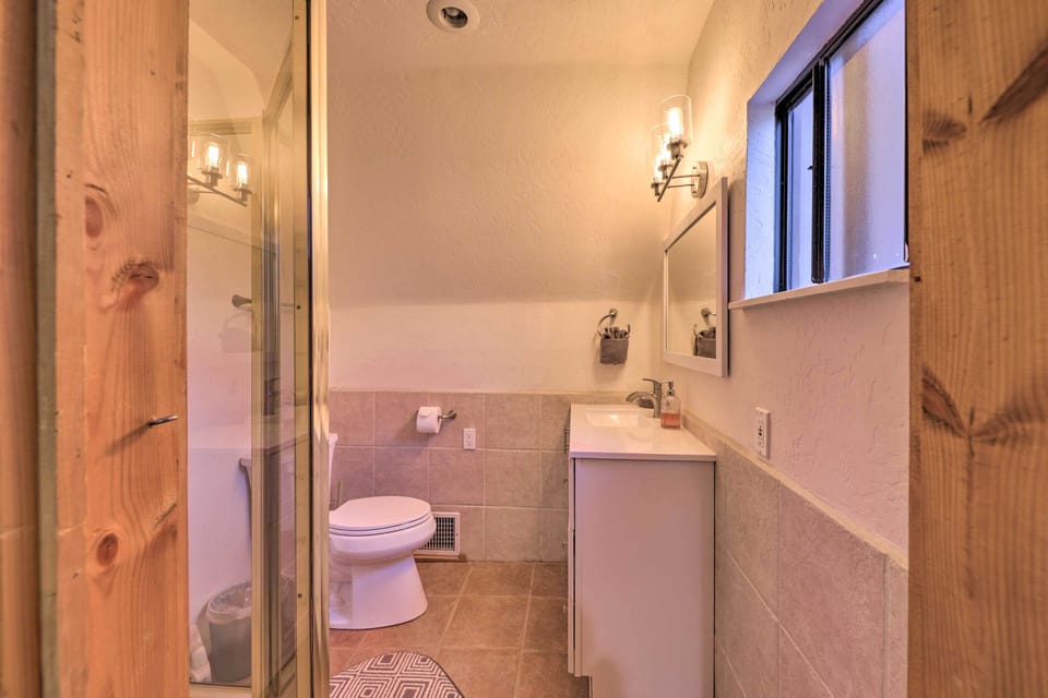 Full Bathroom | 1st Floor