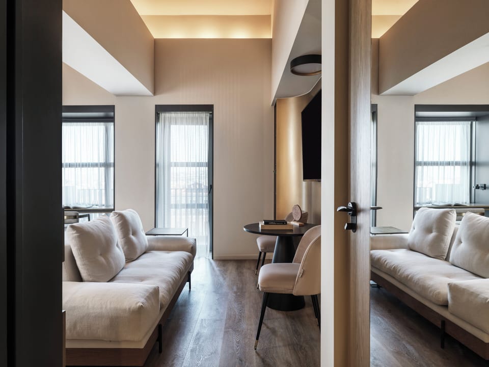 Hypo-allergenic bedding, minibar, in-room safe, individually decorated