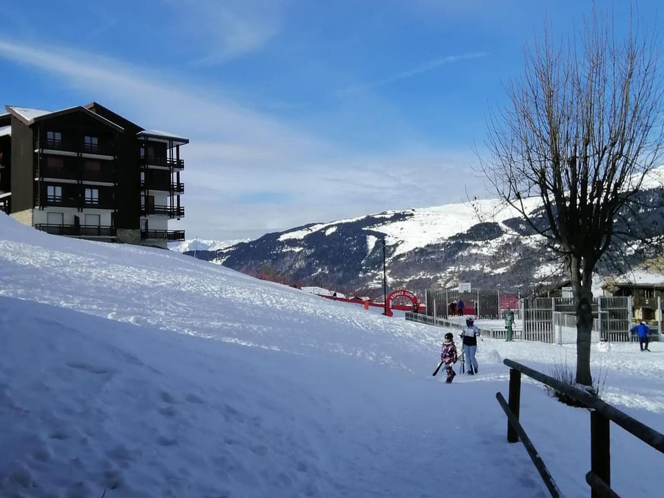 Snow and ski sports
