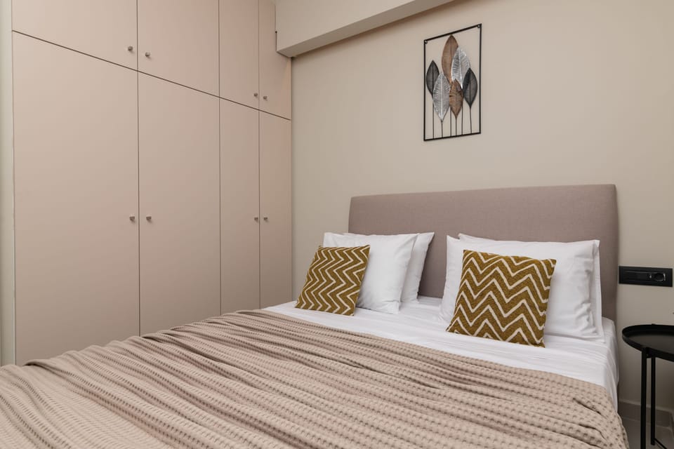 Deluxe Apartment | 2 bedrooms, in-room safe, iron/ironing board, free WiFi