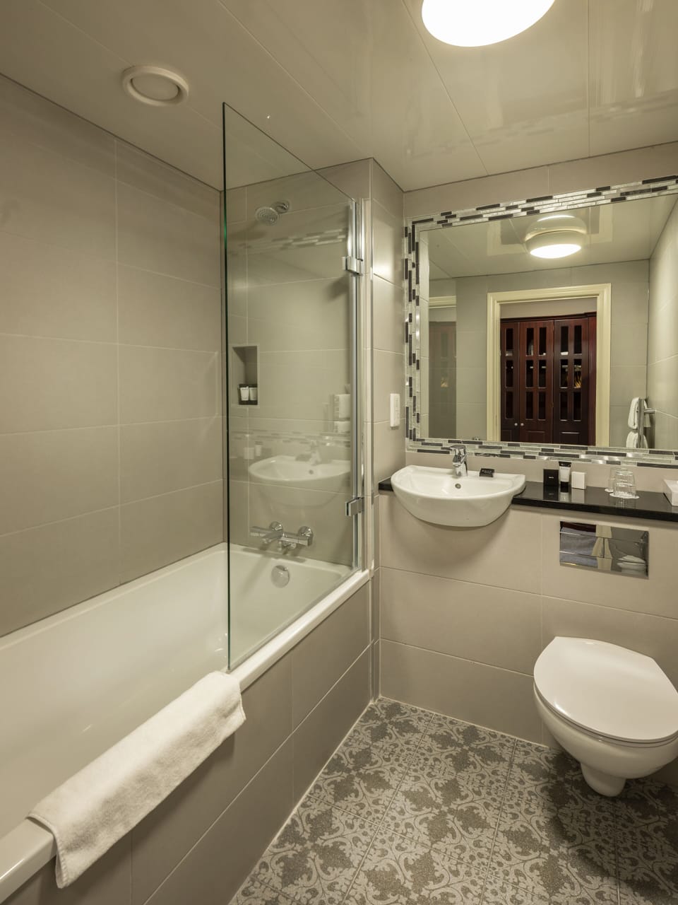 Treacys Oakwood Hotel Hotel in Shannon