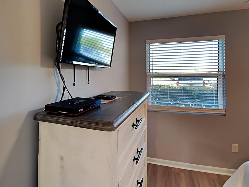 Condo, Multiple Beds, Balcony (#4111 - No Pets) | Interior