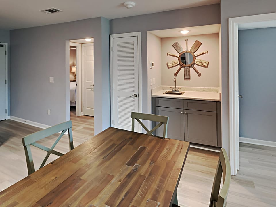 Condo, Multiple Beds, Balcony (#4111 - No Pets) | Dining