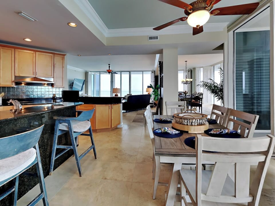 Condo, Multiple Beds, Jetted Tub, Ocean View (#1002W - No Pets) | Private kitchen | Fridge, microwave, oven, stovetop